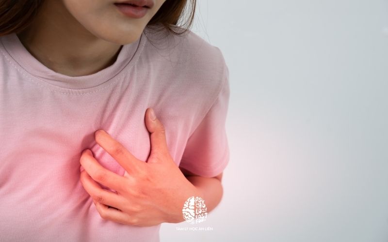 Bảng so sánh đau tim và cơn hoảng loạn do rối loạn lo âu
